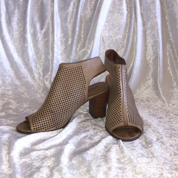 Open toe booties - Picture 4 of 8